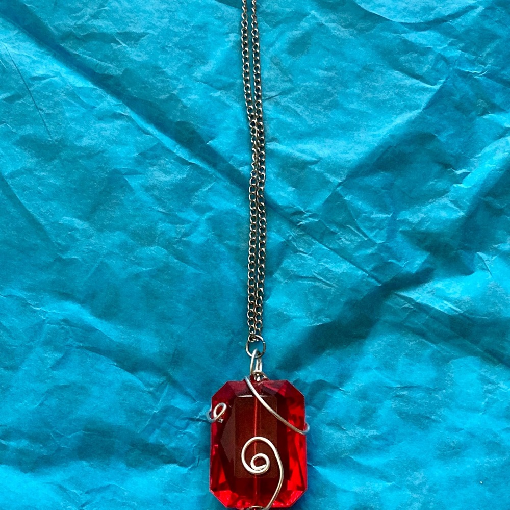 Red drop necklace - Picture 3 of 4
